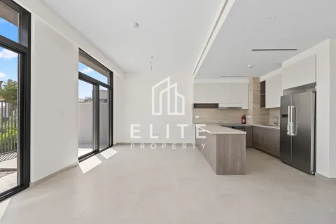 Villa in Dubai 4 bedrooms № 59382 - photo 2