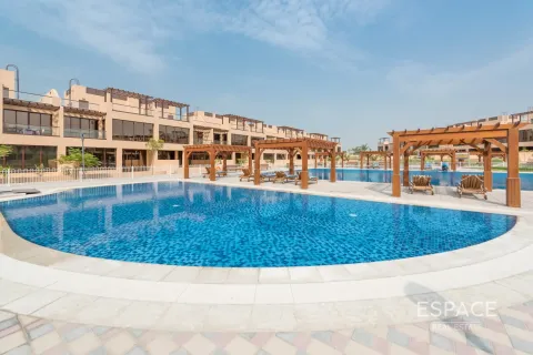 Townhouse in Jumeirah Islands, Dubai 4 bedrooms, 217 sq.m. № 62260 - photo 4