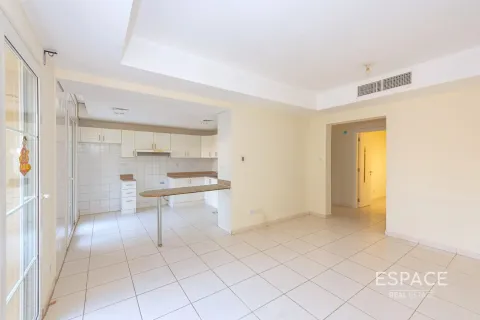 Villa in The Springs, Dubai 2 bedrooms, 153 sq.m. № 62259 - photo 2