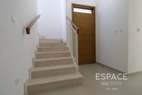 Villa in Dubai Hills Estate, Dubai 4 bedrooms, 230 sq.m. № 62254 - photo 8