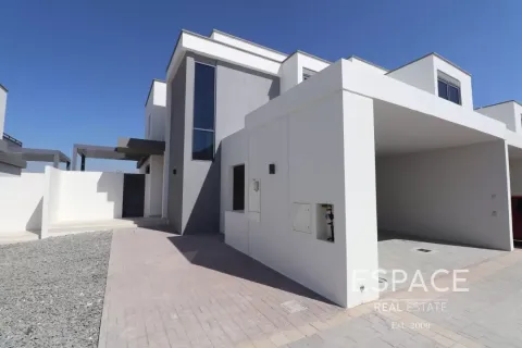 Villa in Dubai Hills Estate, Dubai 4 bedrooms, 230 sq.m. № 62254 - photo 2