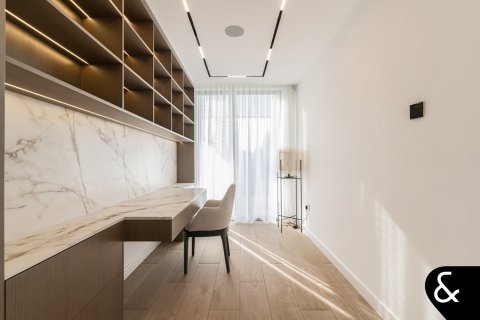 Villa en Jumeirah Islands, Dubai, 5 dormitorios, 581 m², № 78936 - foto 19