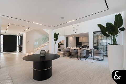 Villa en Jumeirah Islands, Dubai, 5 dormitorios, 581 m², № 78936 - foto 9