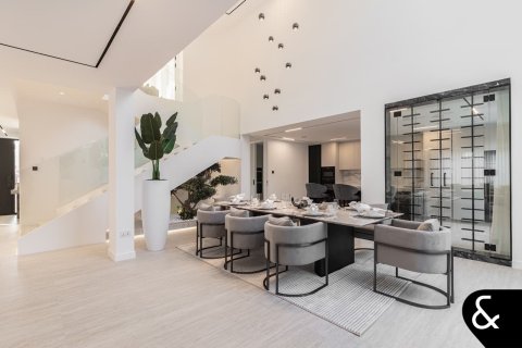 Villa en Jumeirah Islands, Dubai, 5 dormitorios, 581 m², № 78936 - foto 4