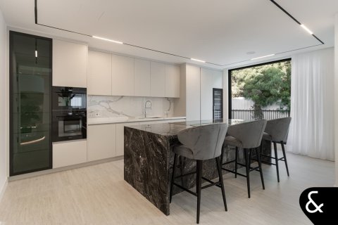 Villa en Jumeirah Islands, Dubai, 5 dormitorios, 581 m², № 78936 - foto 6