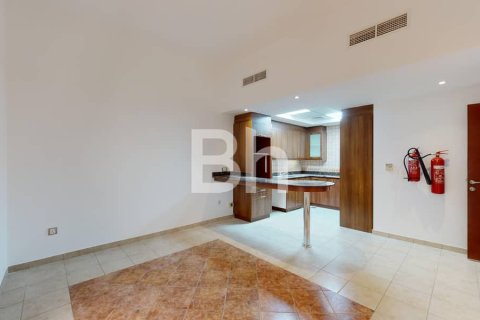 Снять в аренду таунхаус в Мудоне, Дубай: 4 спальни, 450м², № 22965 - фото 4