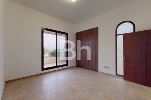 Снять в аренду таунхаус в Мудоне, Дубай: 4 спальни, 450м², № 22965 - фото 12