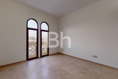 Снять в аренду таунхаус в Мудоне, Дубай: 4 спальни, 450м², № 22965 - фото 13