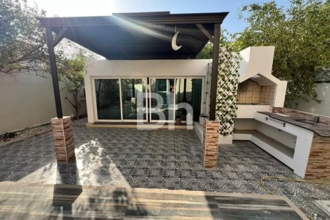 Townhouse in The Springs, Dubai 4 bedrooms, 332 sq.m. № 22969 - photo 4