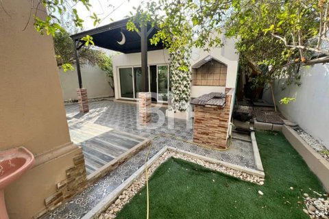 Townhouse in The Springs, Dubai 4 bedrooms, 332 sq.m. № 22969 - photo 18