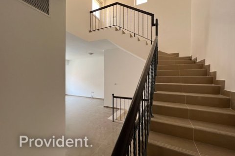Villa en The Villa, Dubai, 5 dormitorios, № 2400 - foto 7