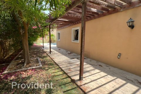 Villa en The Villa, Dubai, 5 dormitorios, № 2400 - foto 9