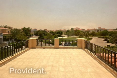 Villa en The Villa, Dubai, 5 dormitorios, № 2400 - foto 4
