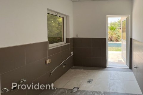 Villa en The Villa, Dubai, 5 dormitorios, № 2400 - foto 22
