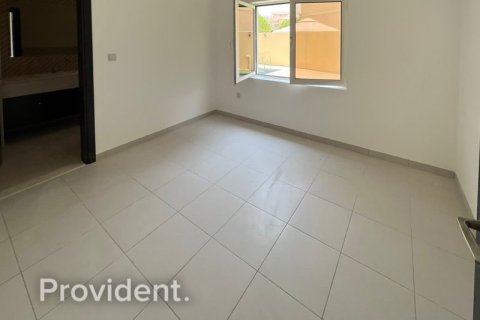 Villa en The Villa, Dubai, 5 dormitorios, № 2400 - foto 17