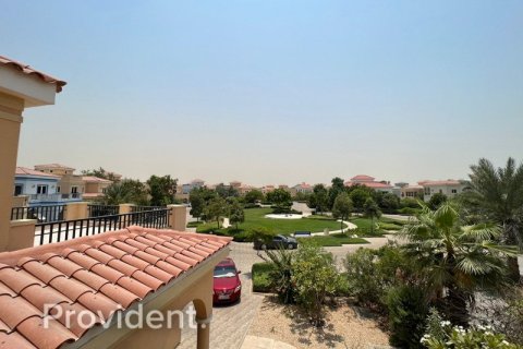 Villa en The Villa, Dubai, 5 dormitorios, № 2400 - foto 2