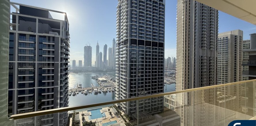 Квартира в EMAAR Beachfront, Dubai Harbour, Дубай, 1 спальня, 74м², № 91300