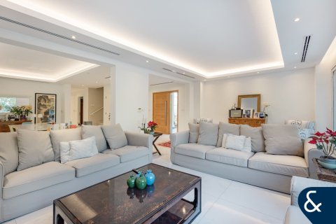 Villa in Maeen, The Lakes, Dubai 3 bedrooms, 351 sq.m. № 91332 - photo 3