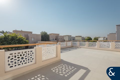 Villa in Maeen, The Lakes, Dubai 3 bedrooms, 351 sq.m. № 91332 - photo 22