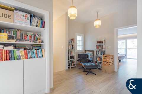 Villa in Maeen, The Lakes, Dubai 3 bedrooms, 351 sq.m. № 91332 - photo 11