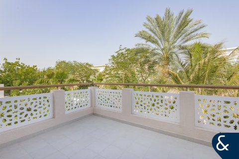 Villa in Maeen, The Lakes, Dubai 3 bedrooms, 351 sq.m. № 91332 - photo 21