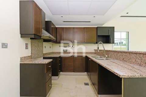 Villa à Jumeirah Village Triangle, Dubai, 2 chambres, 251 m², № 57833 - photo 7