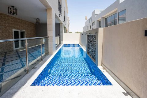 Villa à Nadd Al Sheba, Dubai, 6 chambres, 930 m², № 24071 - photo 5