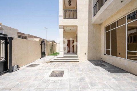 Villa à Nadd Al Sheba, Dubai, 6 chambres, 930 m², № 24071 - photo 4