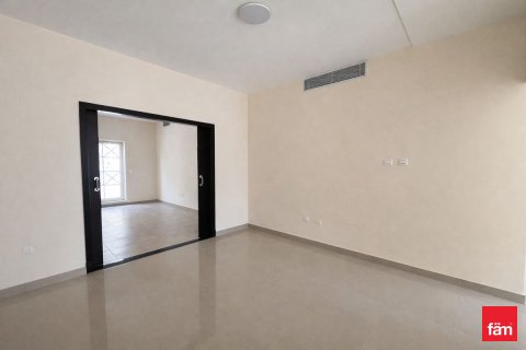 Снять в аренду таунхаус в Дубае: 5 спален, 280.6м², № 90618 - фото 9