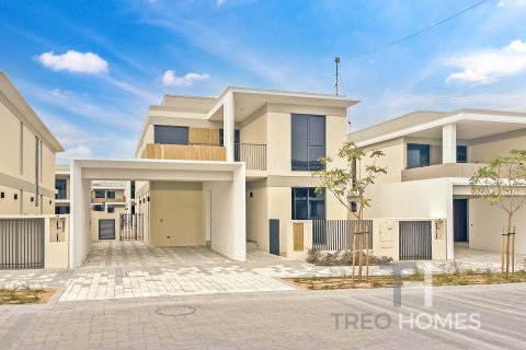 Villa in Tilal Al Ghaf, Dubai 4 bedrooms, 415 sq.m. № 13505 - photo 1