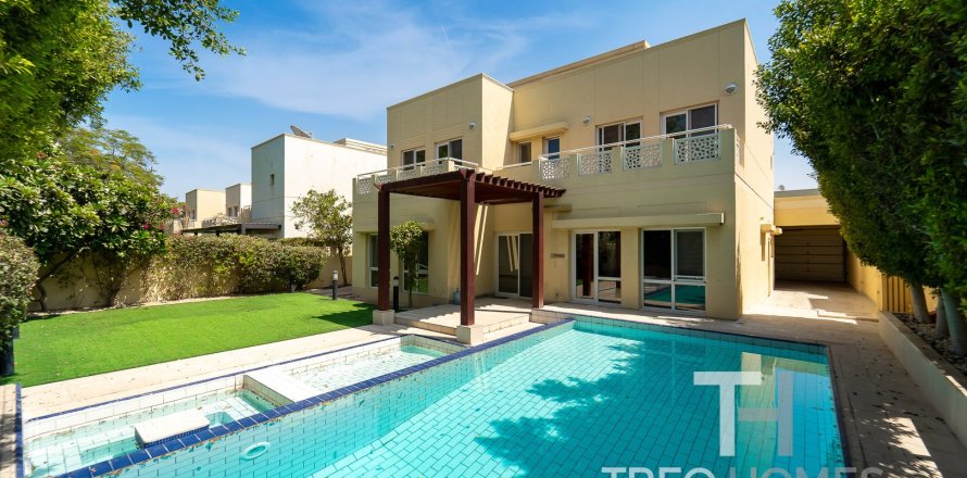 Villa à Meadows, Dubai, 5 chambres, 353 m², № 13503