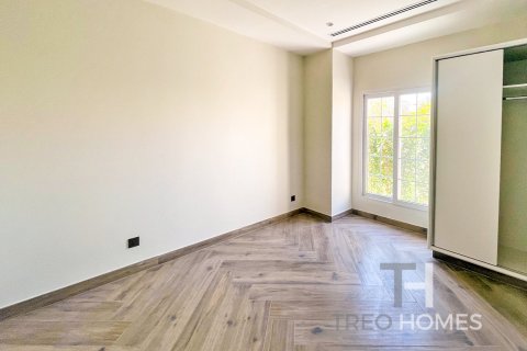 Снять в аренду виллу в Арабиан Ранчес, Дубай: 5 спален, 394м², № 13498 - фото 8