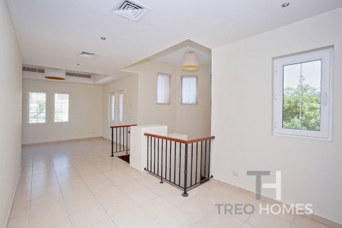 Снять в аренду виллу в Арабиан Ранчес, Дубай: 4 спальни, 361м², № 13511 - фото 16