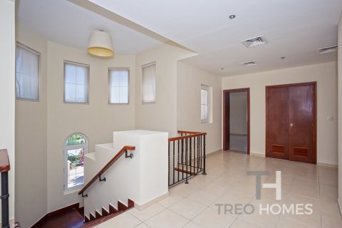 Снять в аренду виллу в Арабиан Ранчес, Дубай: 4 спальни, 361м², № 13511 - фото 15