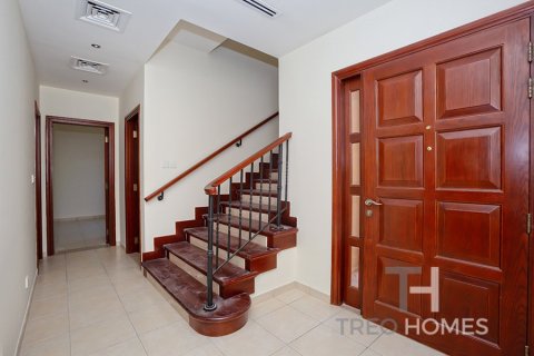Снять в аренду виллу в Арабиан Ранчес, Дубай: 4 спальни, 361м², № 13511 - фото 2
