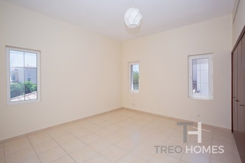 Снять в аренду виллу в Арабиан Ранчес, Дубай: 4 спальни, 361м², № 13511 - фото 19