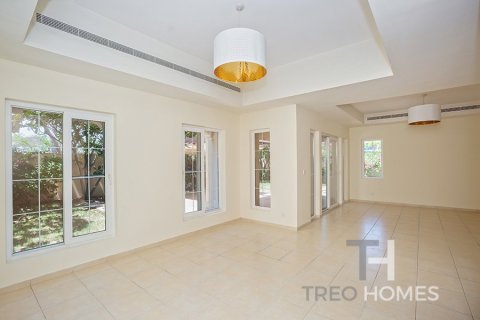 Снять в аренду виллу в Арабиан Ранчес, Дубай: 4 спальни, 361м², № 13511 - фото 6