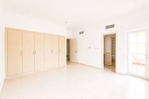 Villa in The Springs, Dubai 3 bedrooms, 212.47 sq.m. № 142233 - photo 11