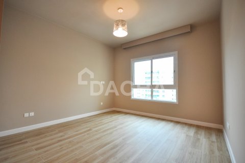 Apartment in Greens, Dubai 2 bedrooms, 121 sq.m. № 104876 - photo 5