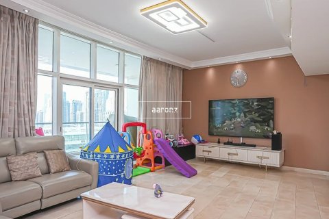 Снять в аренду квартиру в Дубай Марине, Дубай: 2 спальни, 183.9м², № 42530 - фото 1