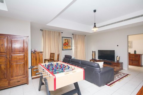 Снять в аренду виллу в Арабиан Ранчес, Дубай: 5 спален, 640м², № 42529 - фото 1