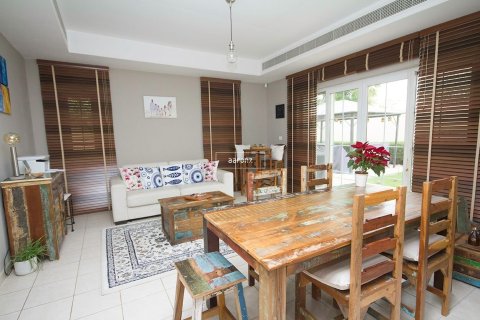 Снять в аренду виллу в Арабиан Ранчес, Дубай: 5 спален, 640м², № 42529 - фото 12