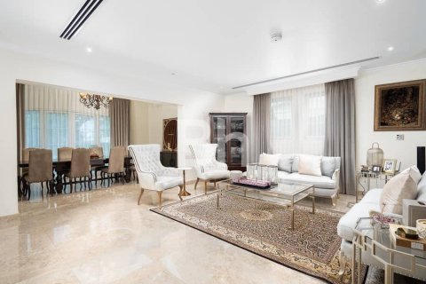 Villa in Jumeirah Park, Dubai 4 bedrooms, 782 sq.m. № 23391 - photo 16