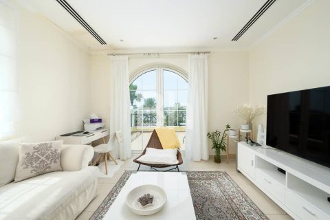 Villa in Jumeirah Park, Dubai 4 bedrooms, 782 sq.m. № 23391 - photo 15
