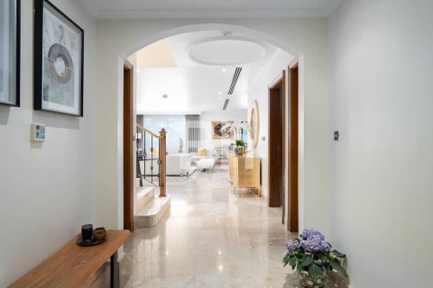 Villa in Jumeirah Park, Dubai 4 bedrooms, 782 sq.m. № 23391 - photo 17