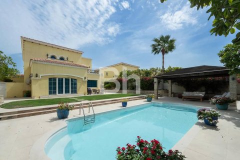 Villa in Jumeirah Park, Dubai 4 bedrooms, 782 sq.m. № 23391 - photo 5
