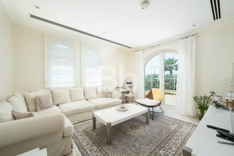 Villa in Jumeirah Park, Dubai 4 bedrooms, 782 sq.m. № 23391 - photo 12