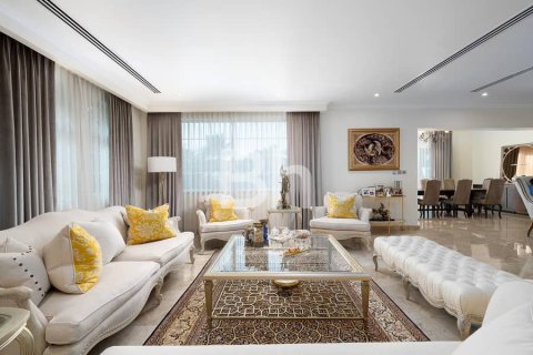 Villa in Jumeirah Park, Dubai 4 bedrooms, 782 sq.m. № 23391 - photo 3