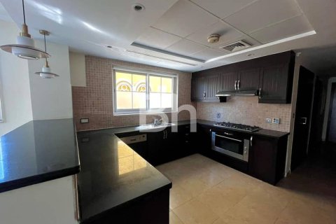 Villa en Jumeirah Park, Dubai, 3 dormitorios, 733 m², № 23390 - foto 19