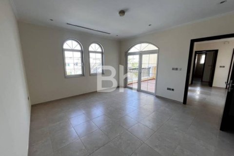 Villa en Jumeirah Park, Dubai, 3 dormitorios, 733 m², № 23390 - foto 15